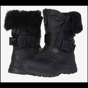 All black women’s UGG Tahoe snow boots